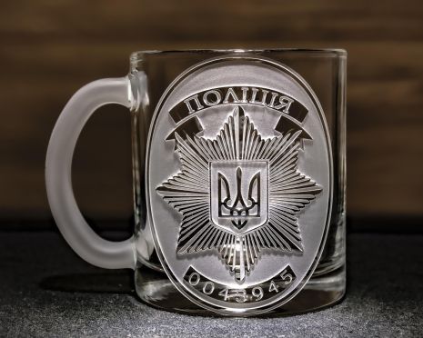 Подарок для полицейского - чашка с гравировкой жетона и индивидуального номера