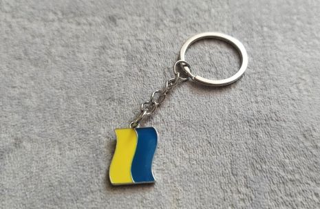 Брелок флаг Украины в виде желто-синего флага