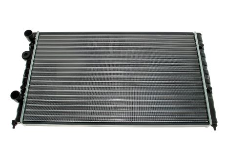 Радиатор охлаждения двигателя VW POLO, SEAT CORDOBA, NRF (58093) Радиатор охлаждения двигателя VW POLO, SEAT CORDOBA, NRF (58093)