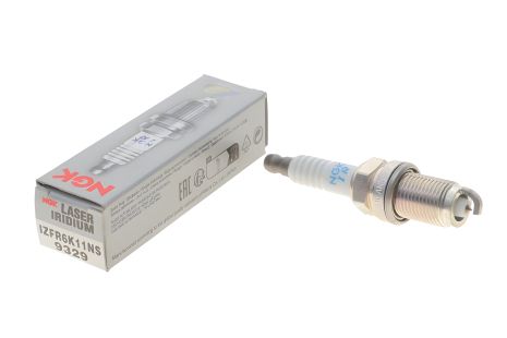 Запалювальна свічка NGK (9329) Запалювальна свічка NGK (9329)