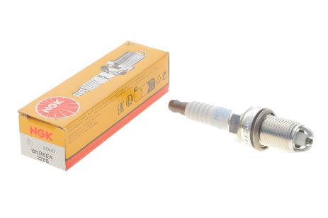 Свічка запалювання для BERTONE FREECLIMBER, RENAULT LOGAN та DAEWOO LEGANZA, BKR6EK NGK (2288) Свічка запалювання для BERTONE FREECLIMBER, RENAULT LOGAN та DAEWOO LEGANZA, BKR6EK NGK (2288)