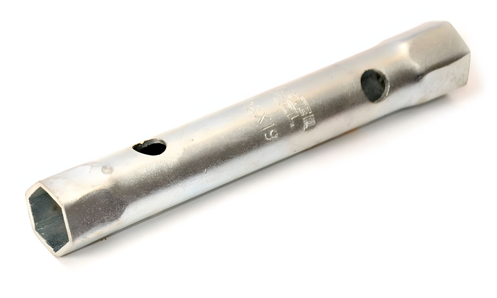 Ключ торцевой трубчатый с отверстием 18х19 мм MASTERTOOL 73-1819 Ключ торцевой трубчатый с отверстием 18х19 мм MASTERTOOL 73-1819