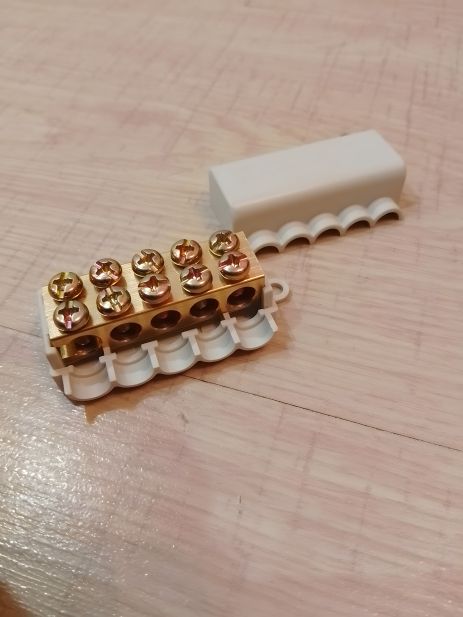 Спліттер та клемна колодка 80А 1000v, 5 pin