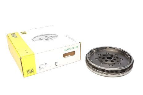 Двомасовий маховик LUK (415026410), Audi A3/VW Passat 2.0FSI 03-10 Двомасовий маховик LUK (415026410), Audi A3/VW Passat 2.0FSI 03-10