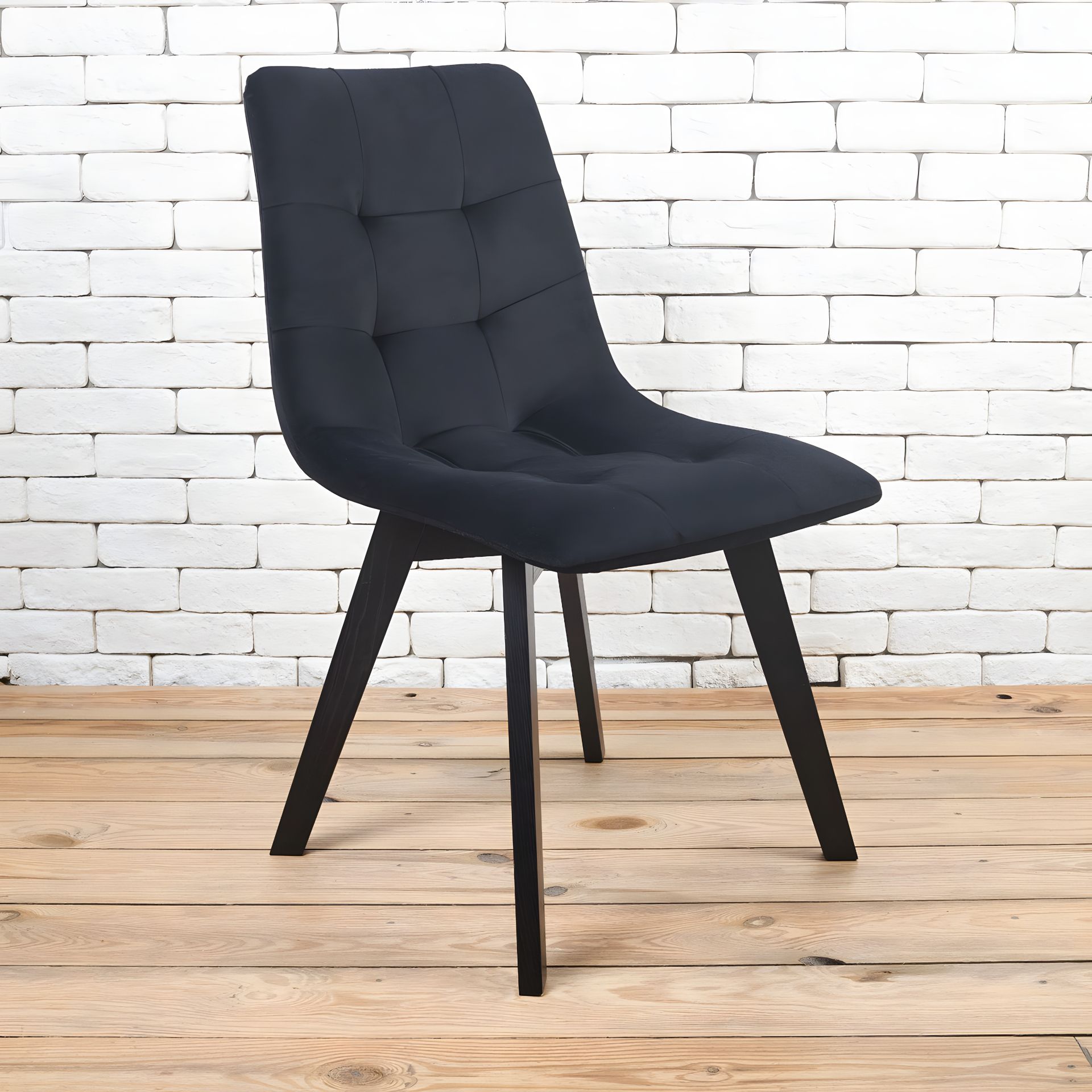 Чорний стілець Onto Даріо з чорними ніжками Чорний стілець Onto Даріо з чорними ніжками