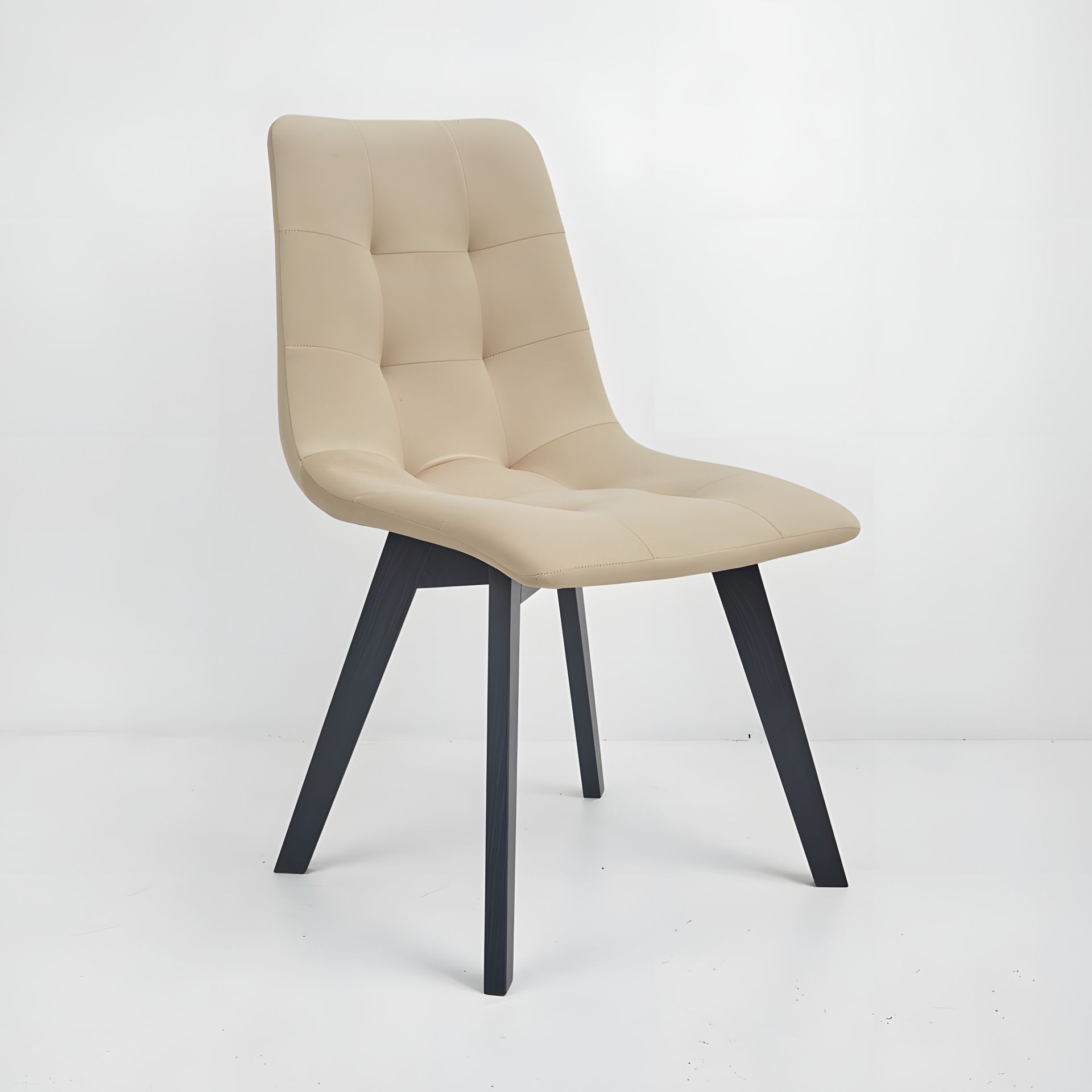 Бежевый стул Onto Даріо с черными ножками Бежевый стул Onto Даріо с черными ножками