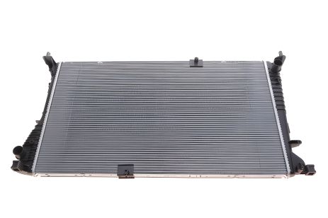 Радиатор охлаждения двигателя OPEL VIVARO, RENAULT TRAFIC, VALEO (734931) Радиатор охлаждения двигателя OPEL VIVARO, RENAULT TRAFIC, VALEO (734931)