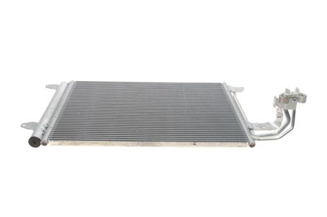радіатор кондиціонера VW Caddy III 03-, VALEO (817777) радіатор кондиціонера VW Caddy III 03-, VALEO (817777)