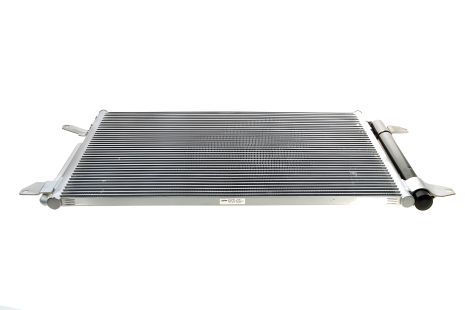 Кондесорный радиатор для Volkswagen Jetta IV 1.6 TDI (11) (VALEO) 812665