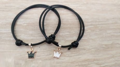 Парні браслети для двох закоханих із підвіскою короною чорна і біла Корона King Парні браслети для двох закоханих із підвіскою короною чорна і біла Корона King