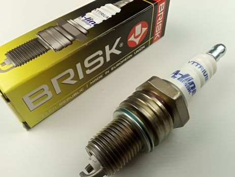 Свічка запалювання BRISK A-LINE2 (1-конт.), ВАЗ 2101-09, Таврія, Daewoo Lanos (8 кл.) (LR15YCY) Свічка запалювання BRISK A-LINE2 (1-конт.), ВАЗ 2101-09, Таврія, Daewoo Lanos (8 кл.) (LR15YCY)