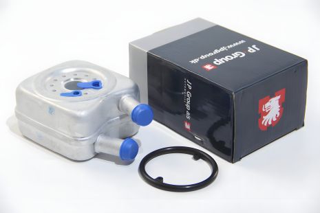 Масляный радиатор A4/A6/Fabia/Octavia/Caddy/Golf/Passat 94, SKODA 078117021A, SEAT 078117021A, JP GROUP (11135) Масляный радиатор A4/A6/Fabia/Octavia/Caddy/Golf/Passat 94, SKODA 078117021A, SEAT 078117021A, JP GROUP (11135)