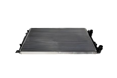 Охлаждающий радиатор SKODA SUPERB, AUDI TT, VALEO (732872)