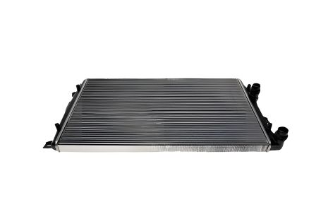 Охлаждающий радиатор SKODA SUPERB, AUDI TT, VALEO (732872)