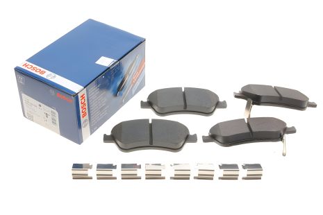 Передние тормозные колодки для Toyota Auris 06-12/Corolla 06-14 (с прижимной пластиной) BOSCH (0986494638)