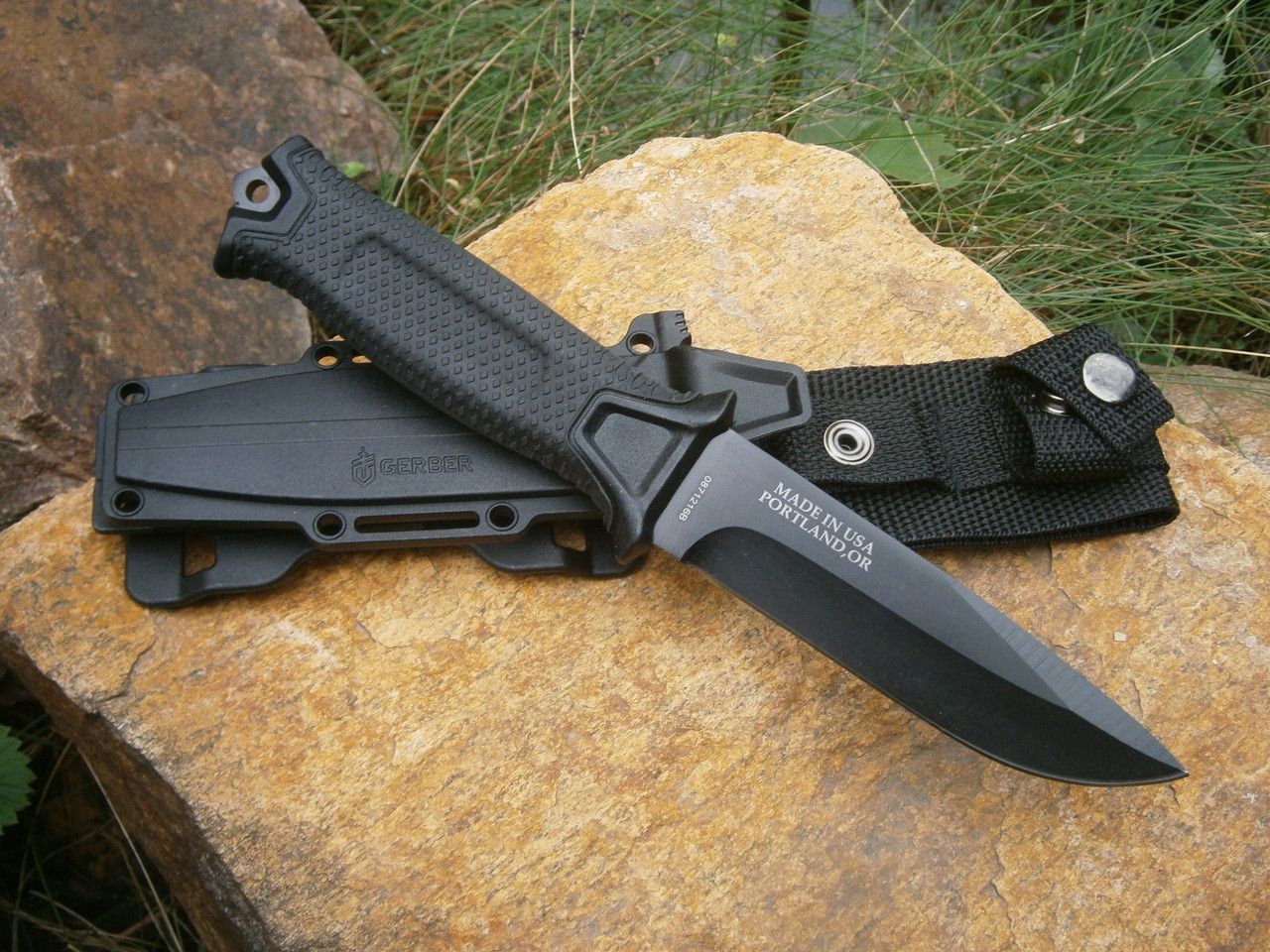 Ніж фултанг туристичний Gerber Portland Oregon 24 см чорний в чохлі Ніж фултанг туристичний Gerber Portland Oregon 24 см чорний в чохлі