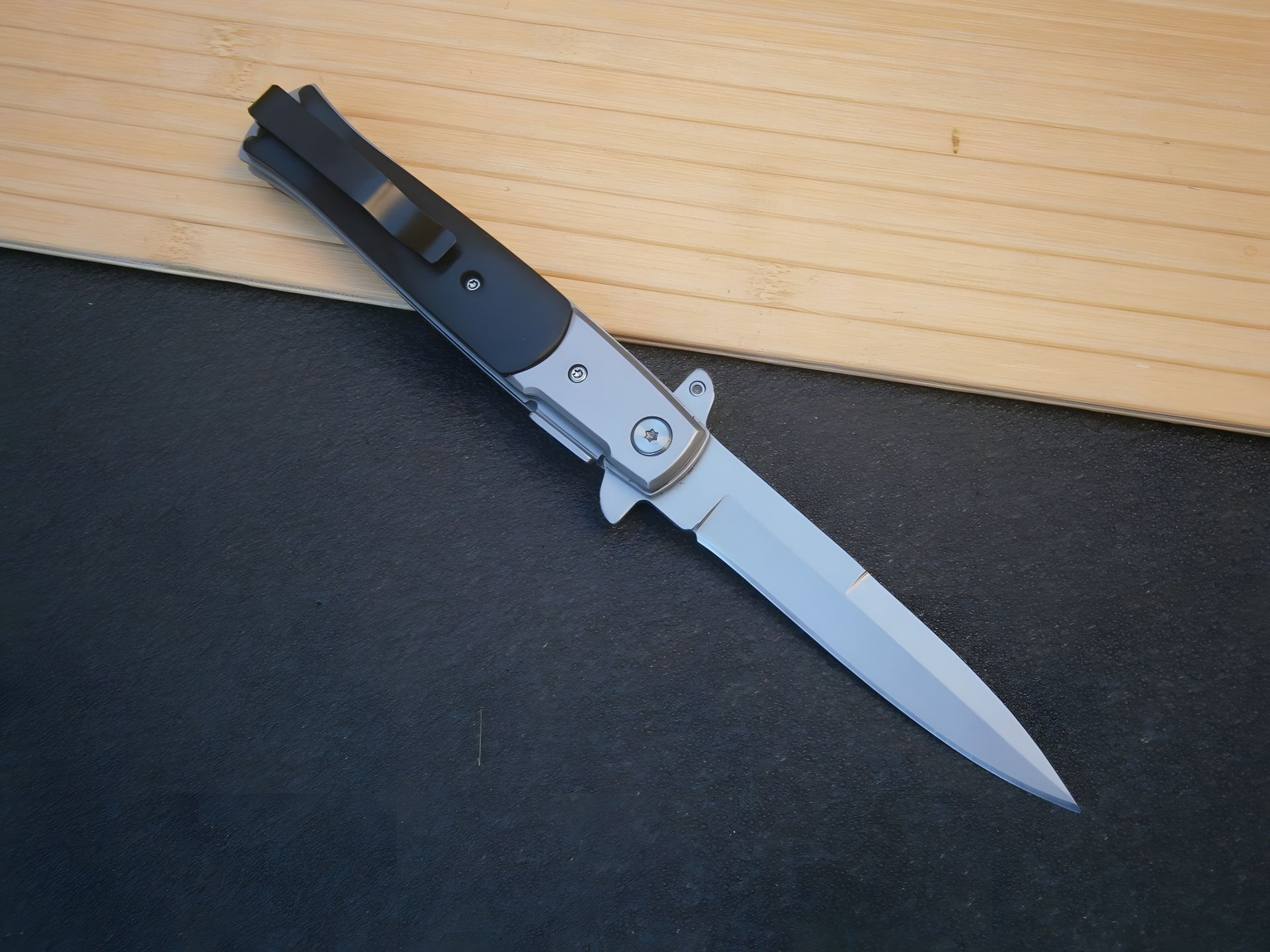 Кишеньковий складаний ніж Elegant Wolf Black, 22 см Кишеньковий складаний ніж Elegant Wolf Black, 22 см