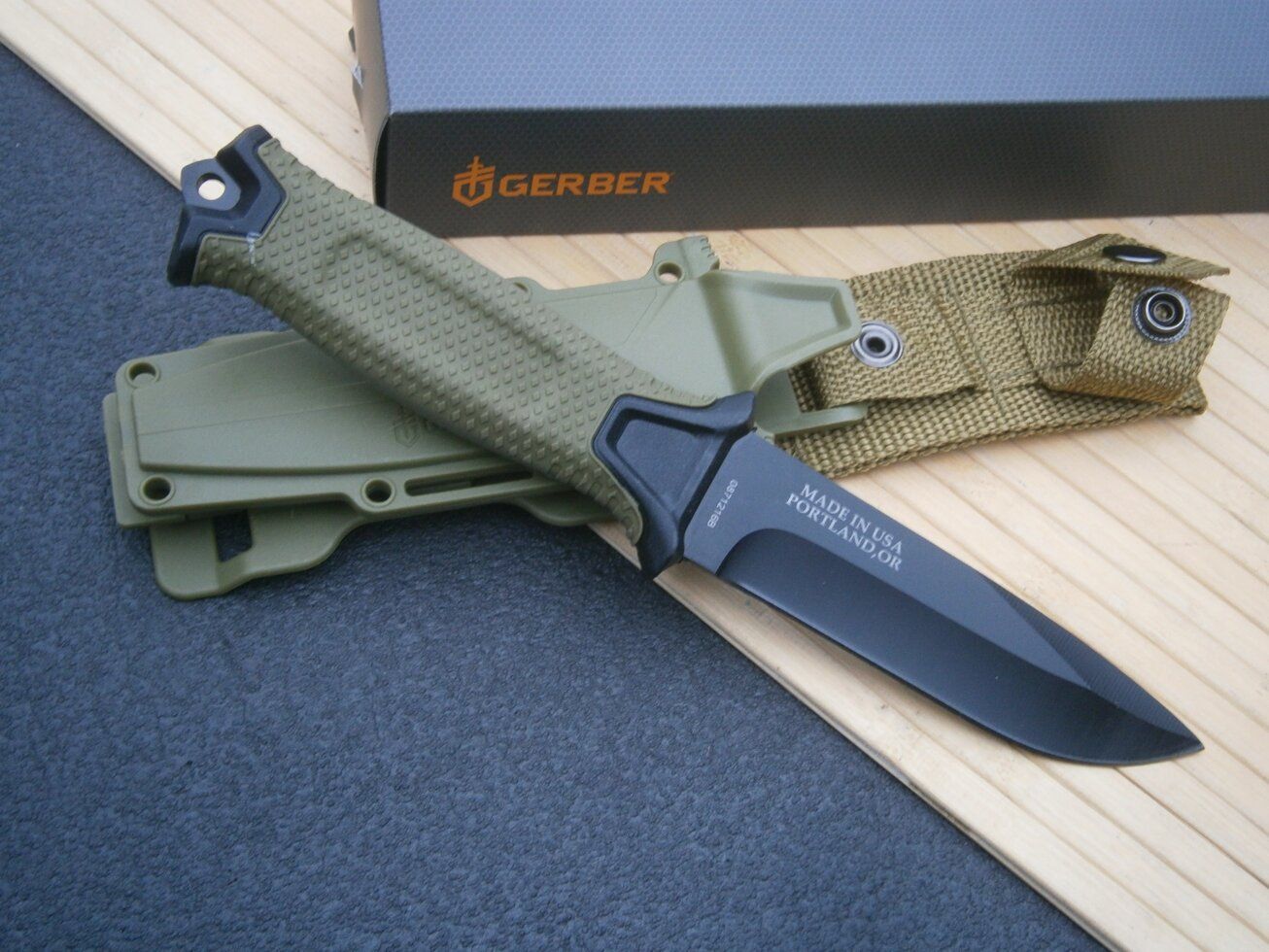 Ніж фултанг Gerber Portland Oregon 24 см олива в чохлі Ніж фултанг Gerber Portland Oregon 24 см олива в чохлі