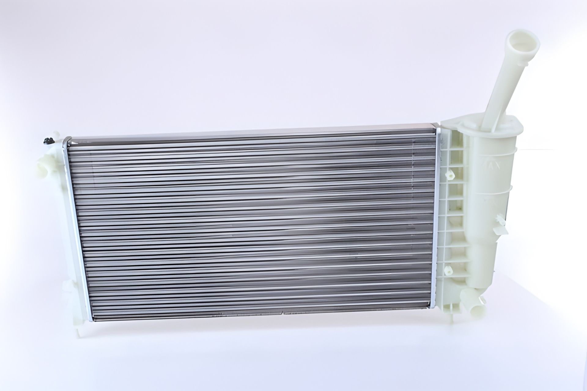 Охолоджувальний радіатор FIAT IDEA, LANCIA YPSILON, NISSENS (61898) Охолоджувальний радіатор FIAT IDEA, LANCIA YPSILON, NISSENS (61898)