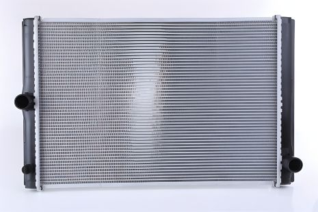 Охолоджуючий радіатор TOYOTA AURIS, NISSENS (64691)