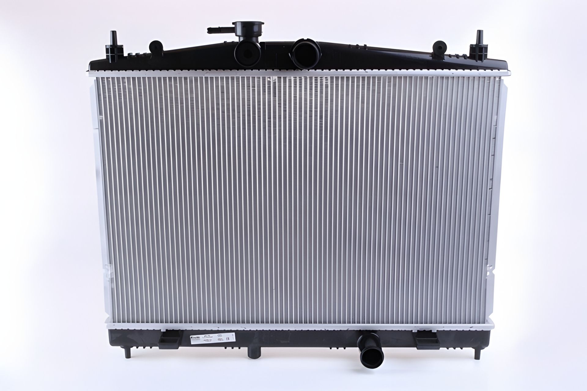 Охлаждающий радиатор NISSAN JUKE, NISSENS (68735) Охлаждающий радиатор NISSAN JUKE, NISSENS (68735)