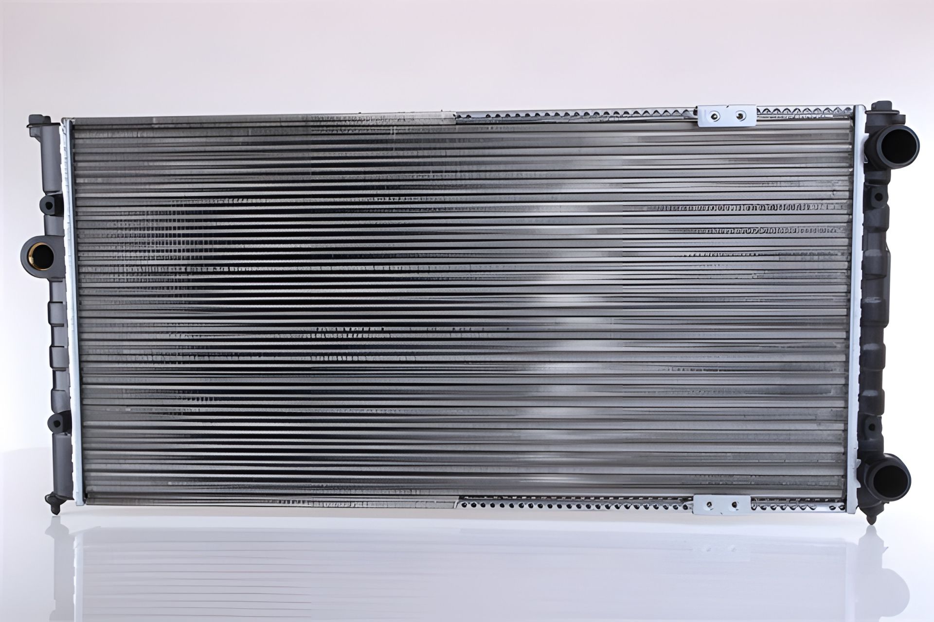 Охладительный радиатор для VW CADDY и SEAT CORDOBA, от NISSENS (652681) Охладительный радиатор для VW CADDY и SEAT CORDOBA, от NISSENS (652681)