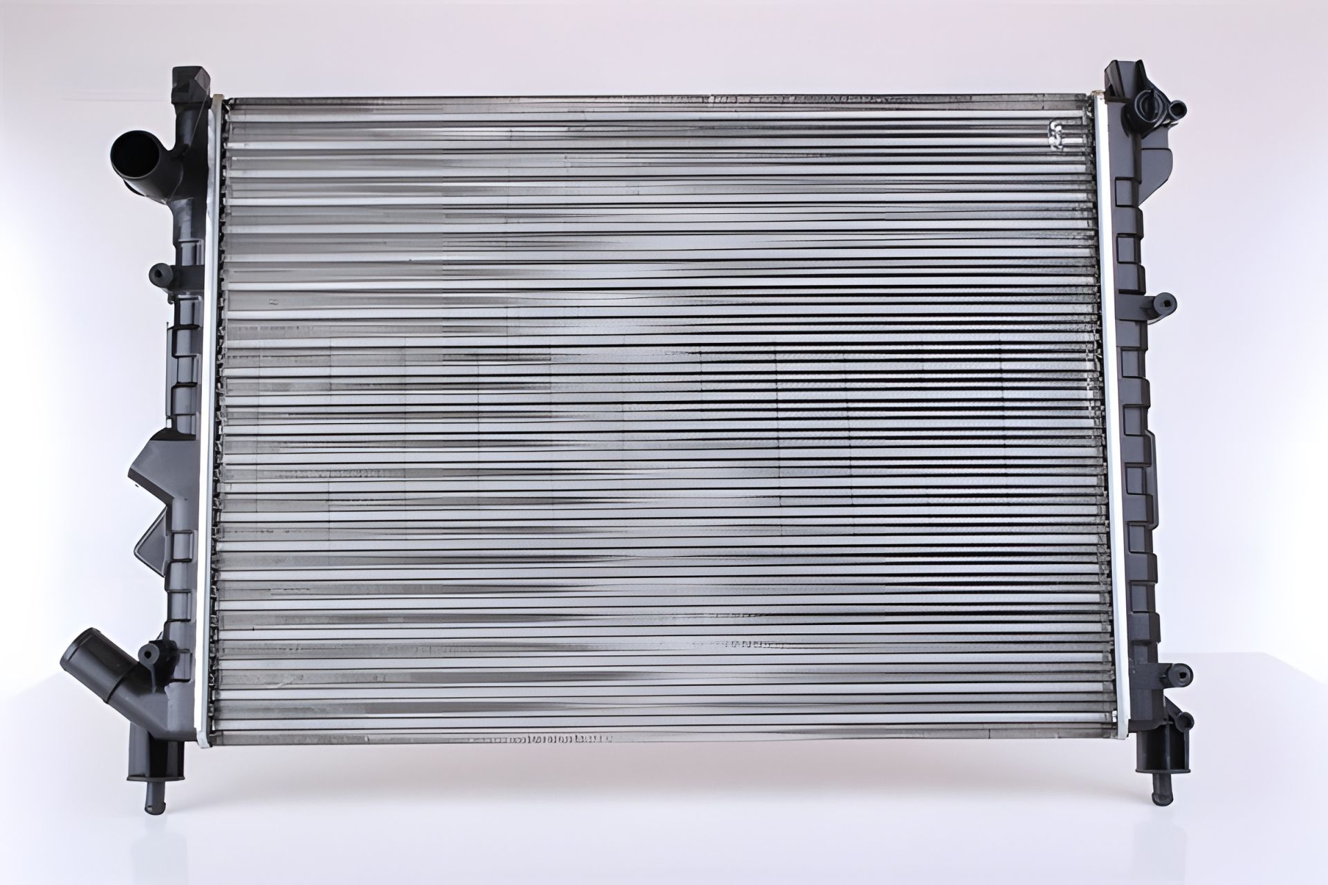 Радіатор охолодження RENAULT LAGUNA, NISSENS код 63832 Радіатор охолодження RENAULT LAGUNA, NISSENS код 63832