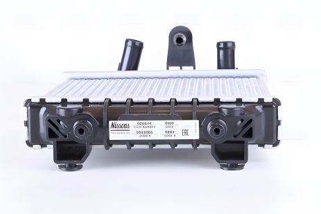 Охлаждающий радиатор SKODA SUPERB, VW PASSAT, NISSENS (606644)