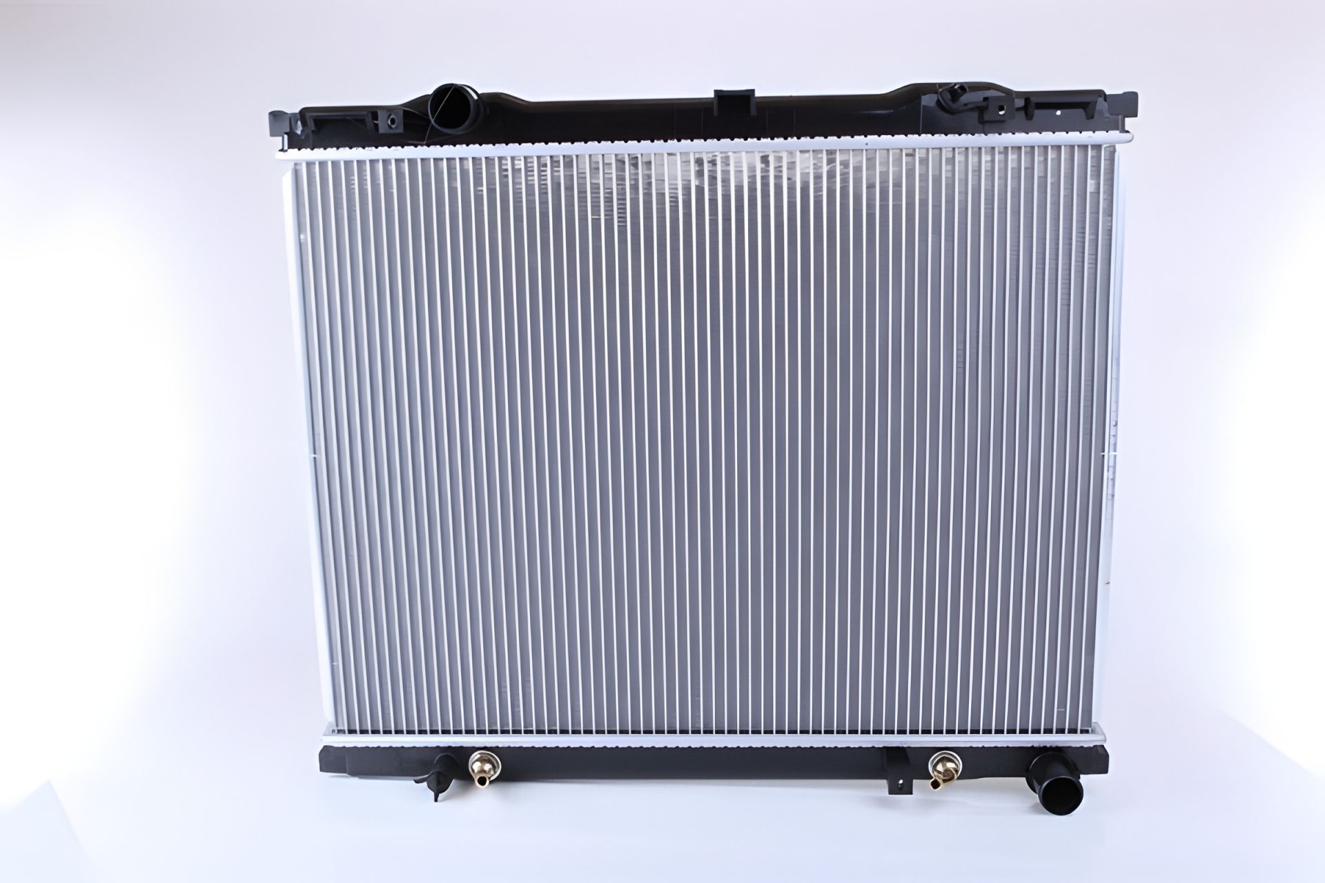 Радіатор охолодження для KIA SORENTO, NISSENS (66777) Радіатор охолодження для KIA SORENTO, NISSENS (66777)