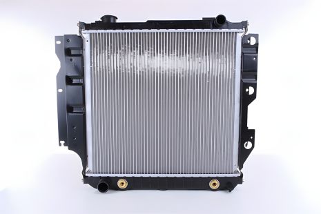 Охолоджувальний радіатор для JEEP WRANGLER від NISSENS (60993) Охолоджувальний радіатор для JEEP WRANGLER від NISSENS (60993)