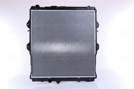 Радиатор охлаждения TOYOTA HILUX, NISSENS (64698) Радиатор охлаждения TOYOTA HILUX, NISSENS (64698)