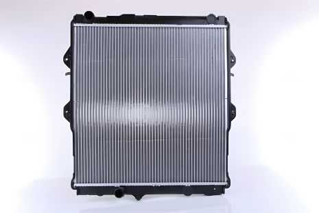 Охлаждающий радиатор TOYOTA HILUX, NISSENS (64698)