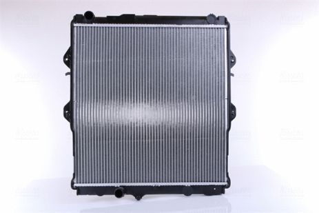 Радиатор охлаждения TOYOTA HILUX, NISSENS (64698) Радиатор охлаждения TOYOTA HILUX, NISSENS (64698)