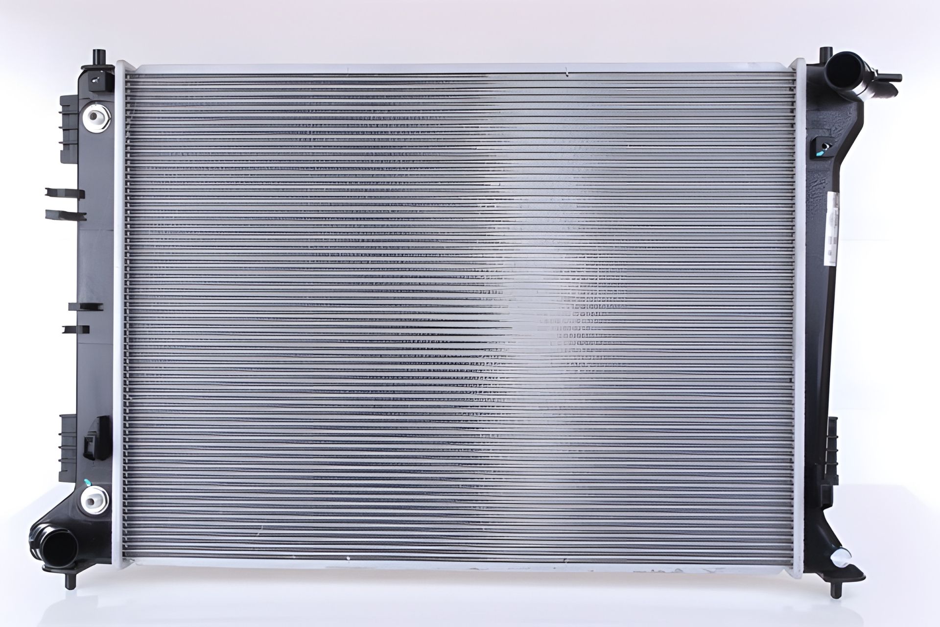 Радіатор охолодження для KIA SPORTAGE, HYUNDAI TUCSON, NISSENS (666233) Радіатор охолодження для KIA SPORTAGE, HYUNDAI TUCSON, NISSENS (666233)