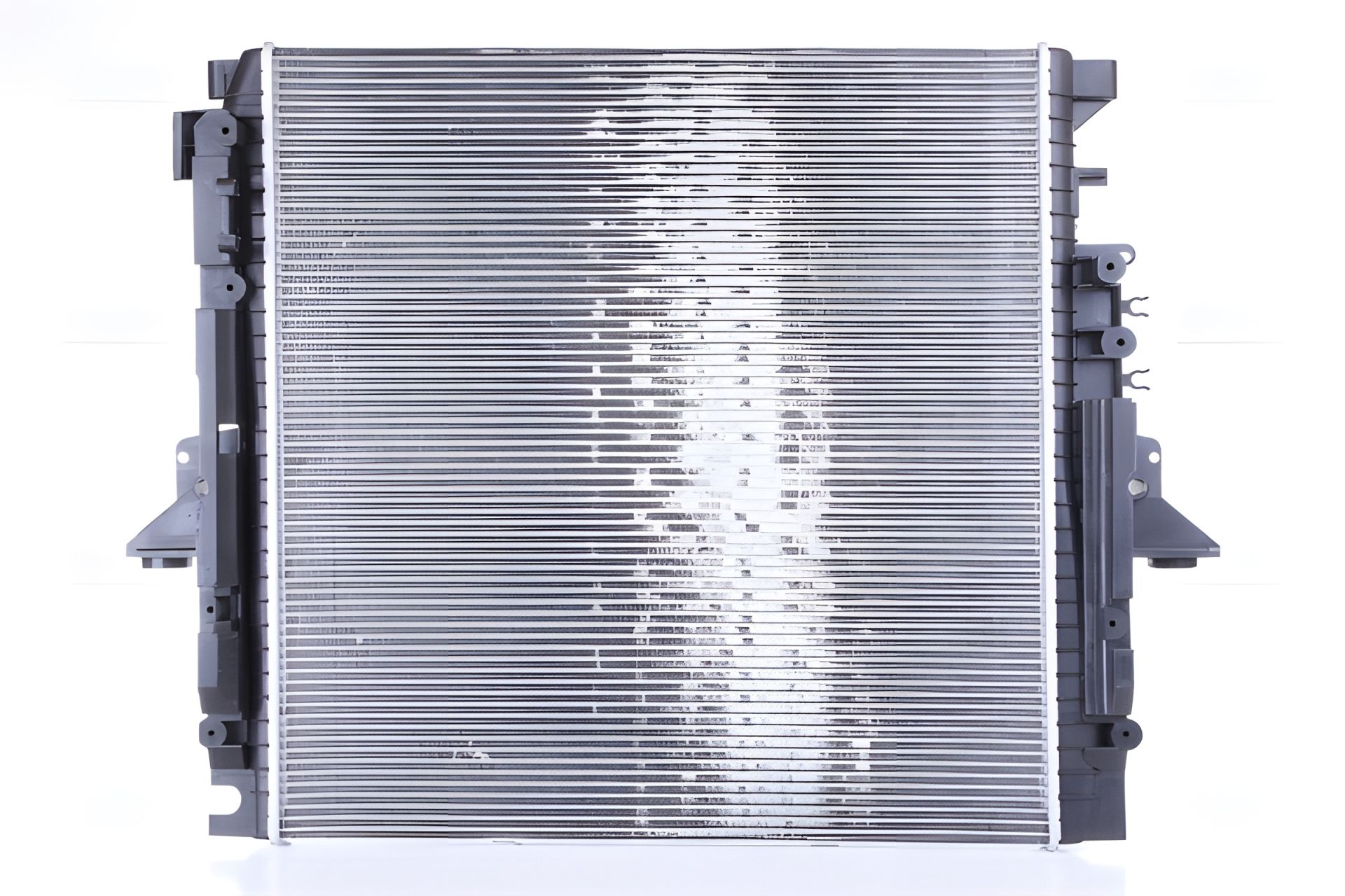 Охолоджувальний радіатор LAND ROVER, NISSENS (64333) Охолоджувальний радіатор LAND ROVER, NISSENS (64333)