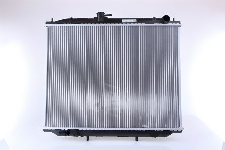 Радиатор охлаждения для Nissan Terrano от NISSENS (68706A) Радиатор охлаждения для Nissan Terrano от NISSENS (68706A)