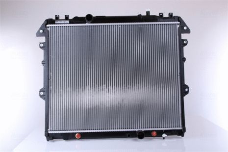 Радіатор охолодження TOYOTA HILUX, NISSENS (646897) Радіатор охолодження TOYOTA HILUX, NISSENS (646897)