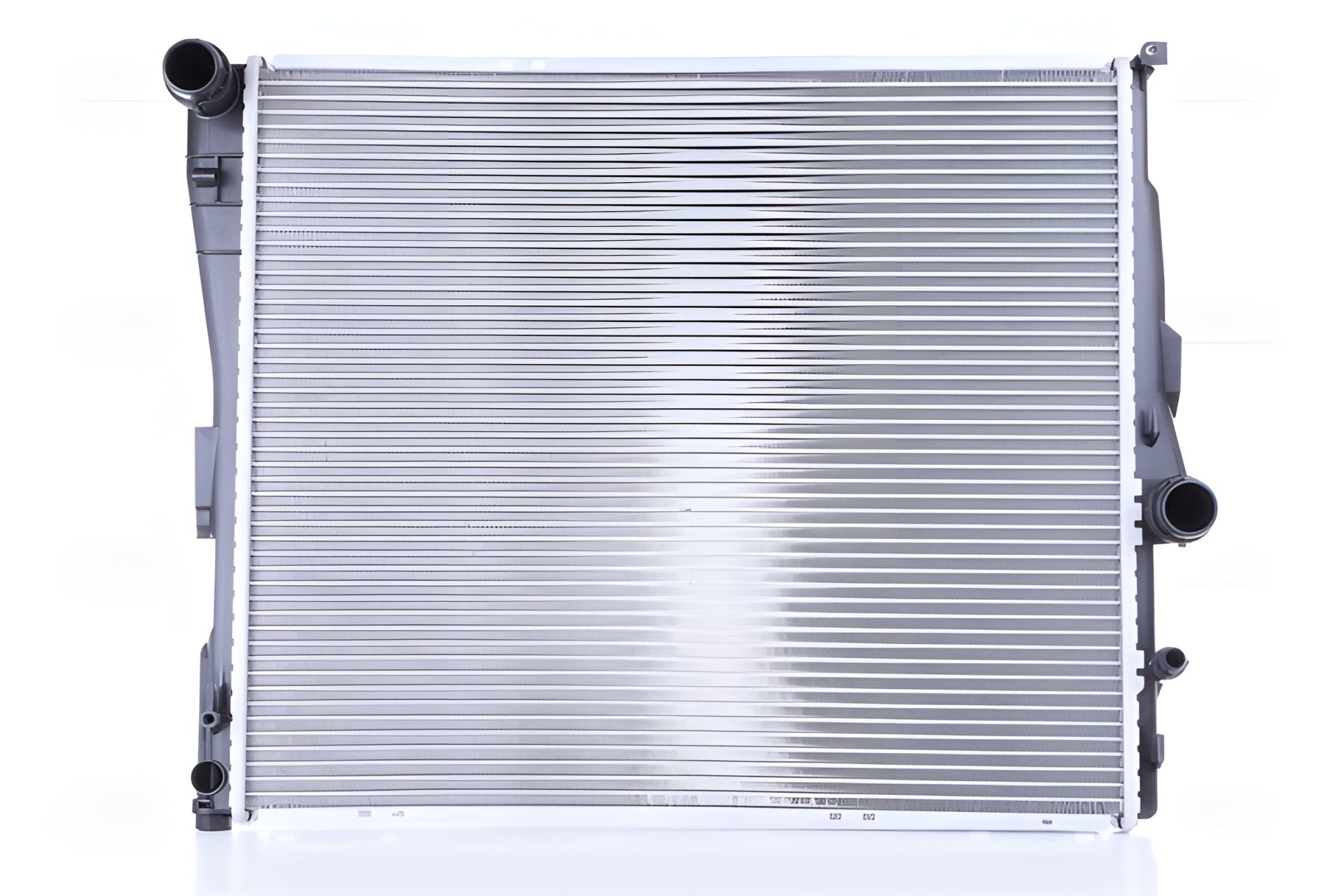 Охолоджувальний радіатор BMW X3, NISSENS (60807) Охолоджувальний радіатор BMW X3, NISSENS (60807)