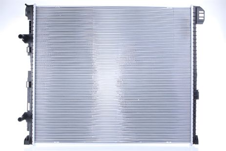 Радиатор охлаждения для MAN TGE и VW GRAND, NISSENS (606979) Радиатор охлаждения для MAN TGE и VW GRAND, NISSENS (606979)