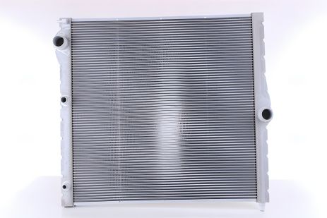Радиатор охлаждения для BMW X6, NISSENS (60827) Радиатор охлаждения для BMW X6, NISSENS (60827)
