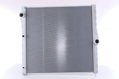 Радиатор охлаждения для BMW X6, NISSENS (60827)