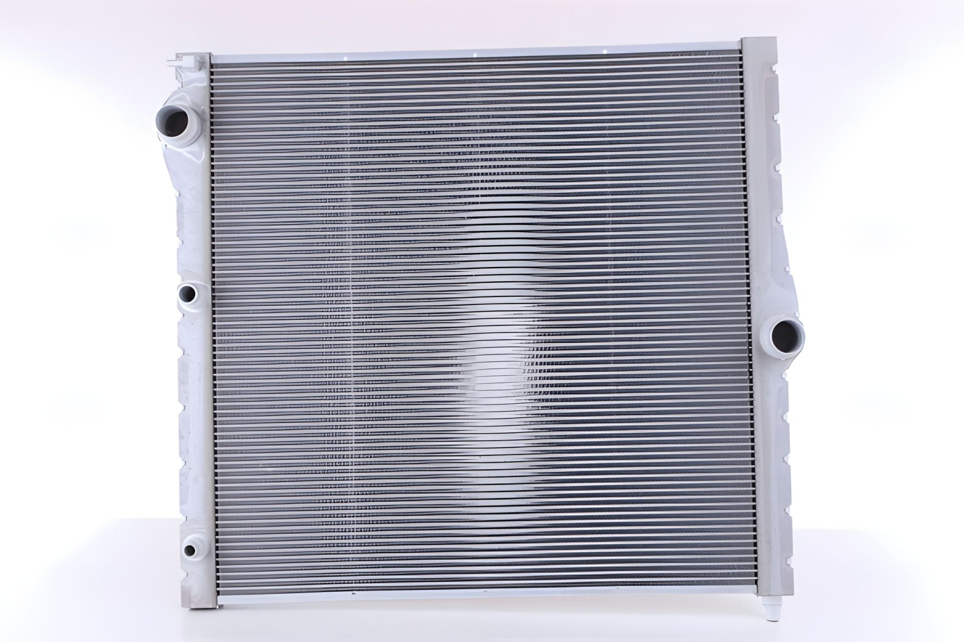 Радиатор охлаждения для BMW X6, NISSENS (60827) Радиатор охлаждения для BMW X6, NISSENS (60827)