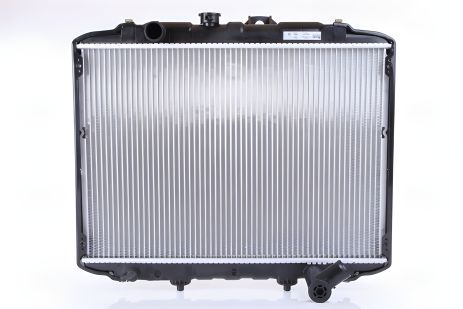 Радиатор охлаждения для HYUNDAI H100, NISSENS (67015) Радиатор охлаждения для HYUNDAI H100, NISSENS (67015)
