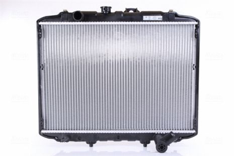 Радіатор охолодження HYUNDAI H100, NISSENS (67015) Радіатор охолодження HYUNDAI H100, NISSENS (67015)