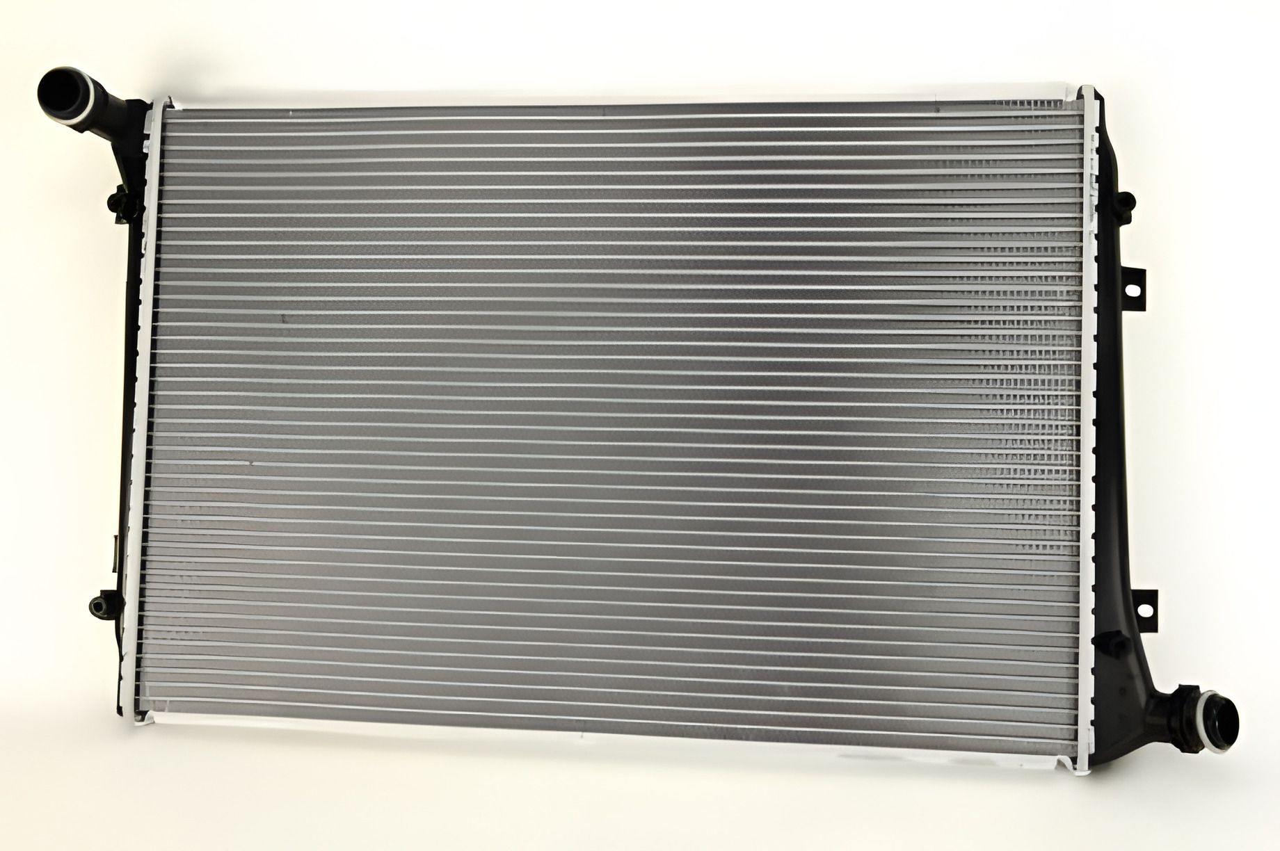 Охолоджувальний радіатор SKODA SUPERB, SEAT ALTEA, PROFIT (17400007) Охолоджувальний радіатор SKODA SUPERB, SEAT ALTEA, PROFIT (17400007)