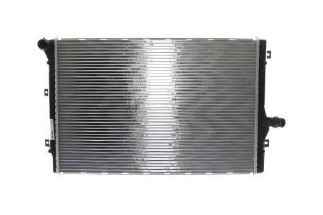 Радиатор стоковой модели для VW PASSAT (3C2) alt от MAHLE/KNECHT (CR1539001S)