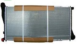 Радіатор охолодження BMW 5 (E39), 7 (E38) 2.0D-3.9D, SATO TECH (R12182) Радіатор охолодження BMW 5 (E39), 7 (E38) 2.0D-3.9D, SATO TECH (R12182)
