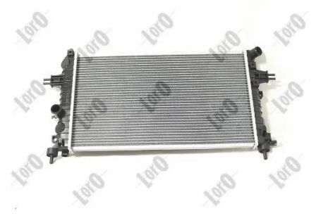 Радіатор охолодження OPEL ASTRA, LORO (0370170046) Радіатор охолодження OPEL ASTRA, LORO (0370170046)