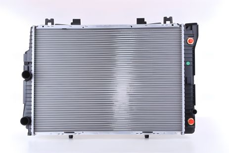 Охлаждающий радиатор 62713A MERCEDESBENZ, NISSENS (62713A) Охлаждающий радиатор 62713A MERCEDESBENZ, NISSENS (62713A)