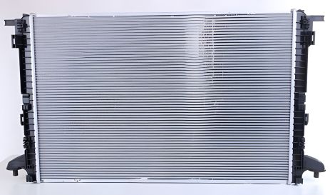 Охолоджувальний радіатор AUDI Q5, VW JETTA, VAN WEZEL (03012722) Охолоджувальний радіатор AUDI Q5, VW JETTA, VAN WEZEL (03012722)